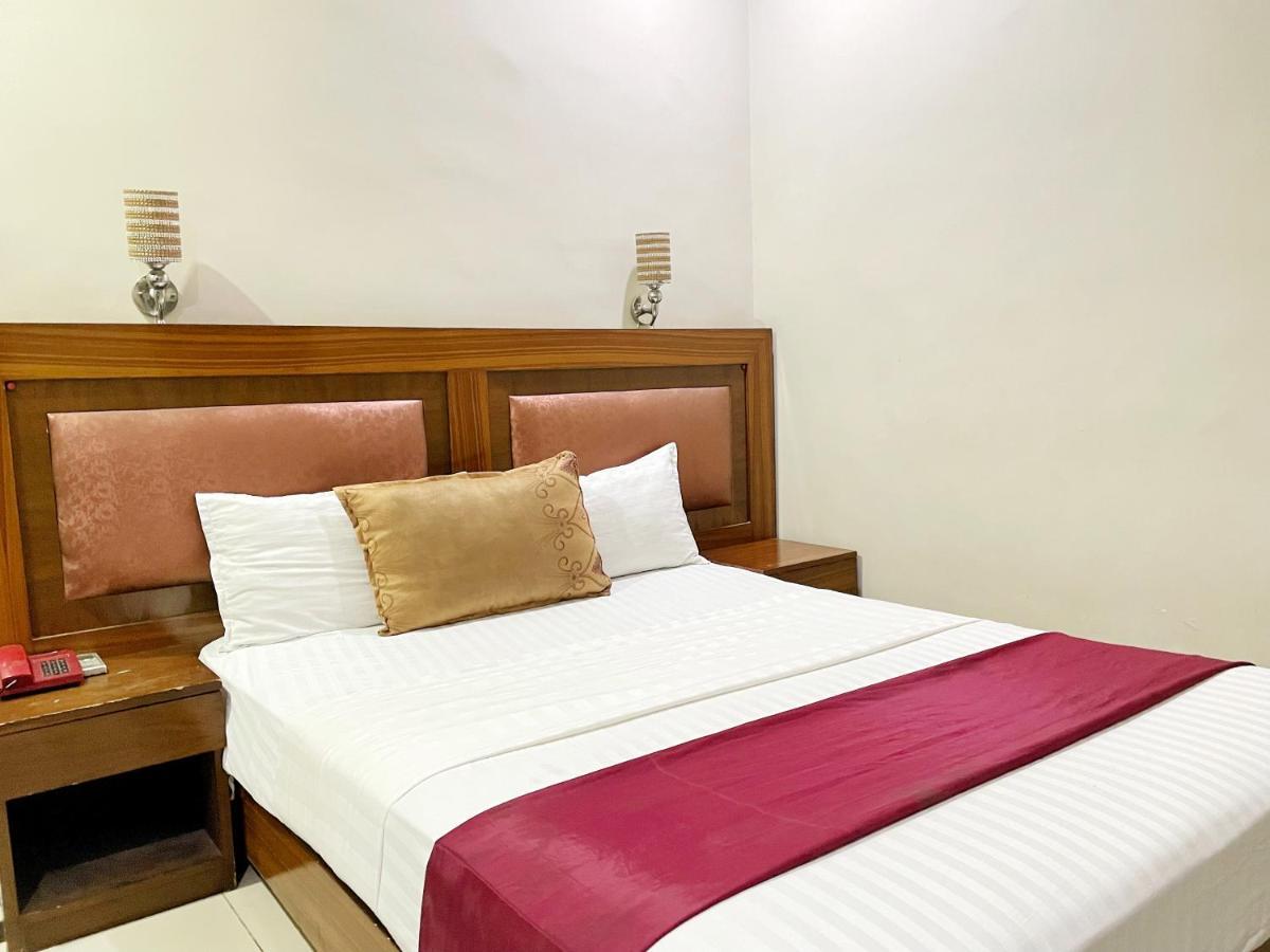 Hotel Multan Exterior foto