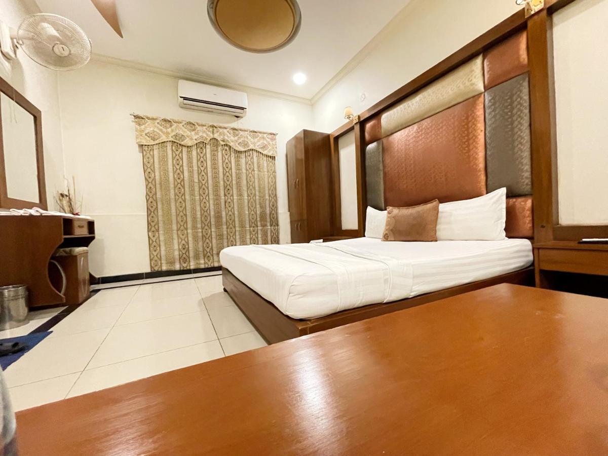 Hotel Multan Exterior foto