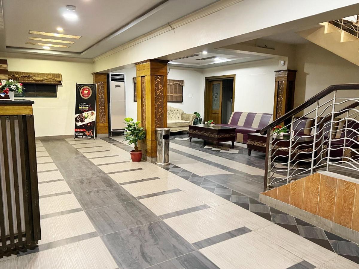 Hotel Multan Exterior foto