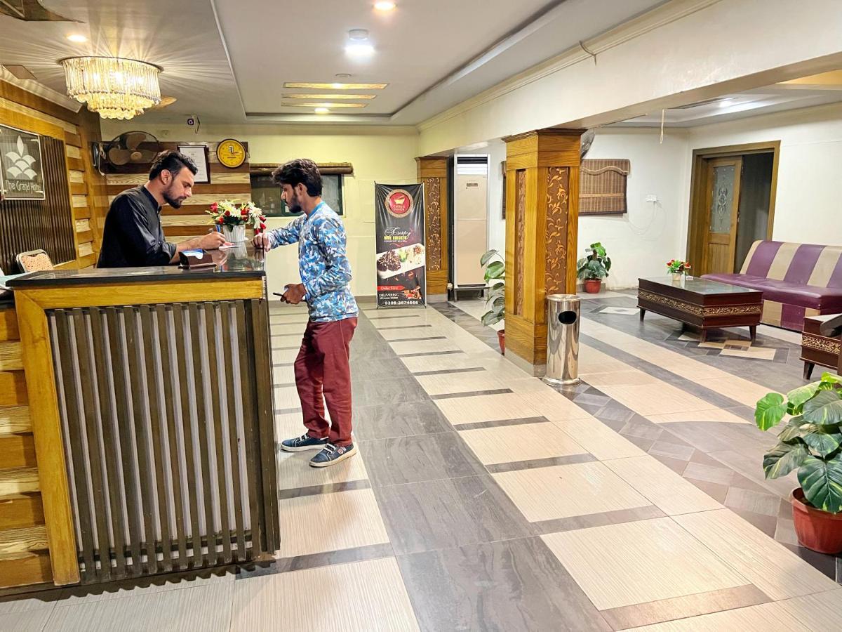 Hotel Multan Exterior foto