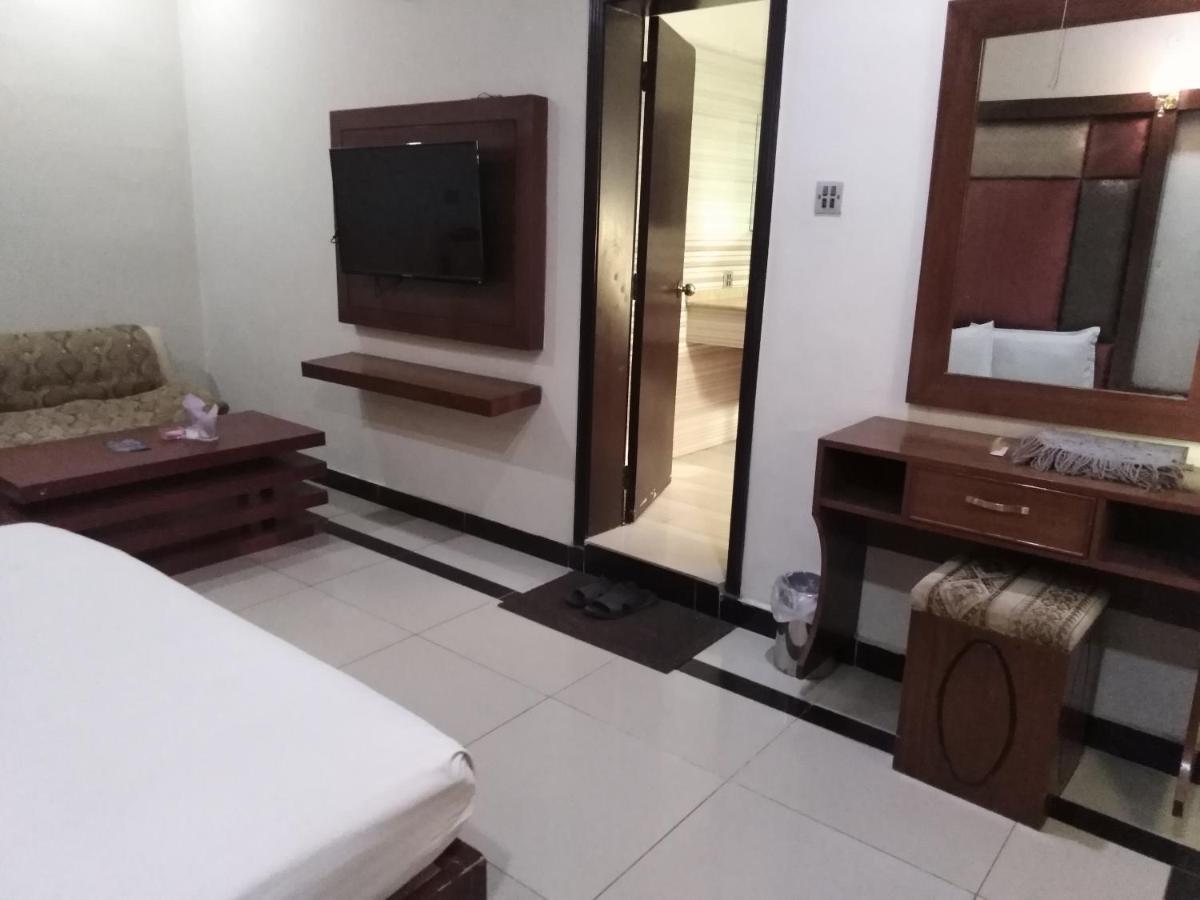 Hotel Multan Exterior foto
