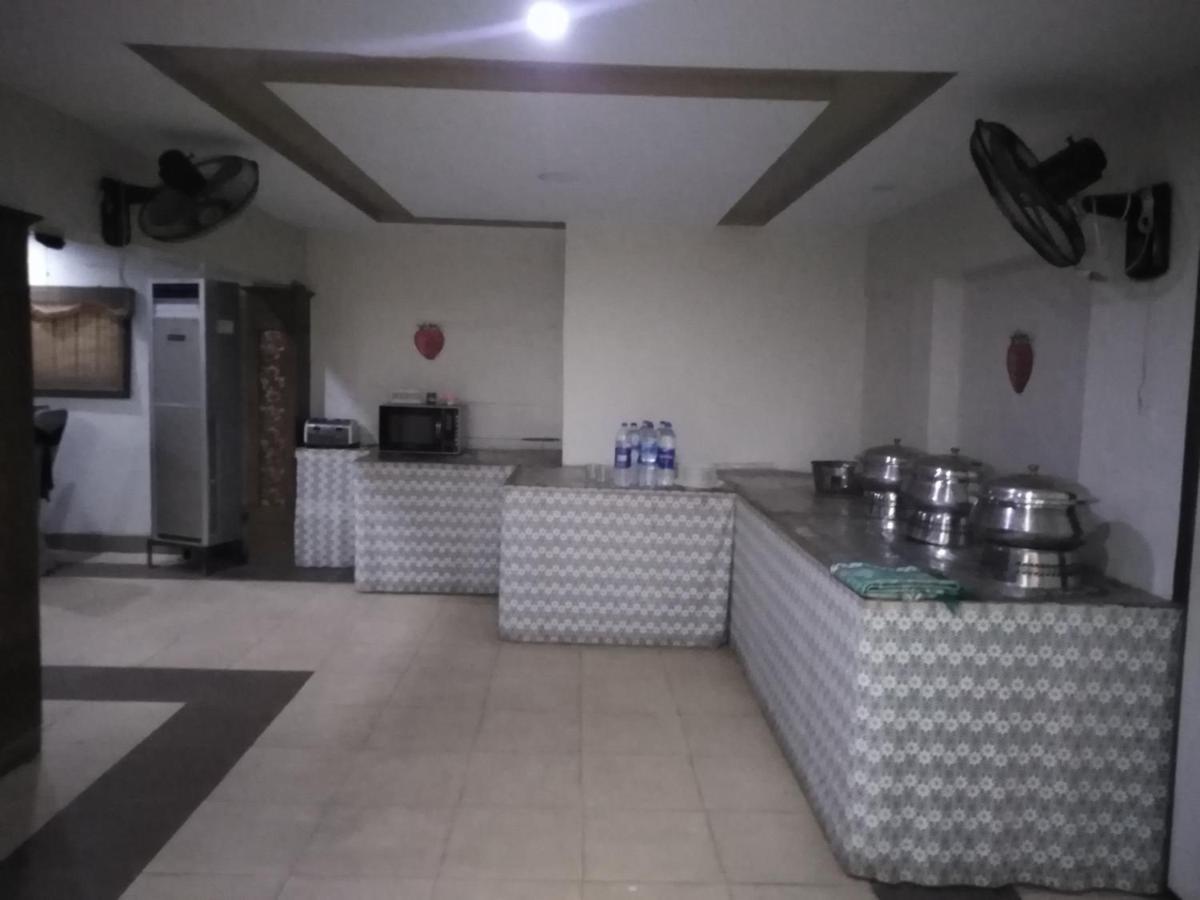 Hotel Multan Exterior foto